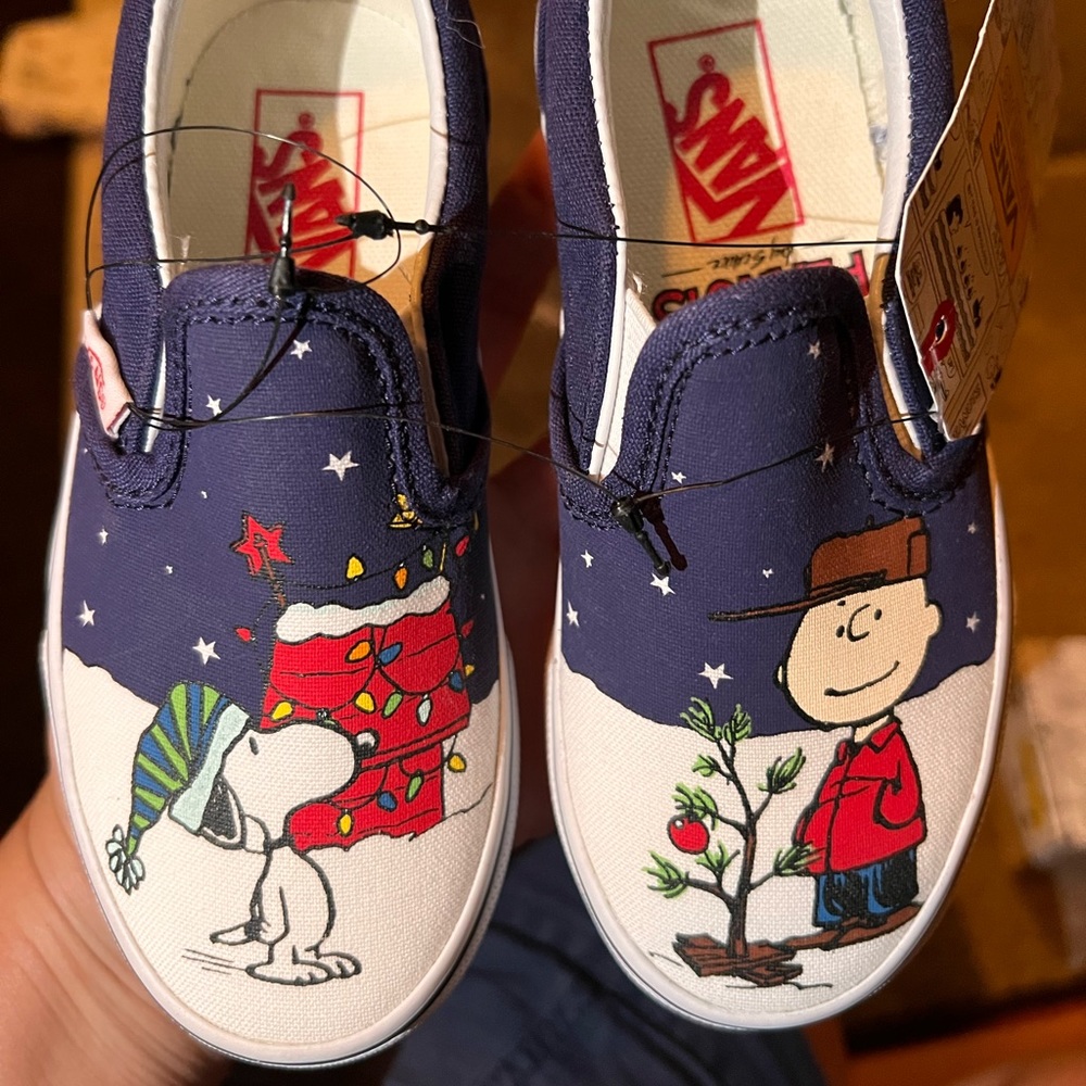 Kids Peanuts Snoopy Charlie Brown Shoes